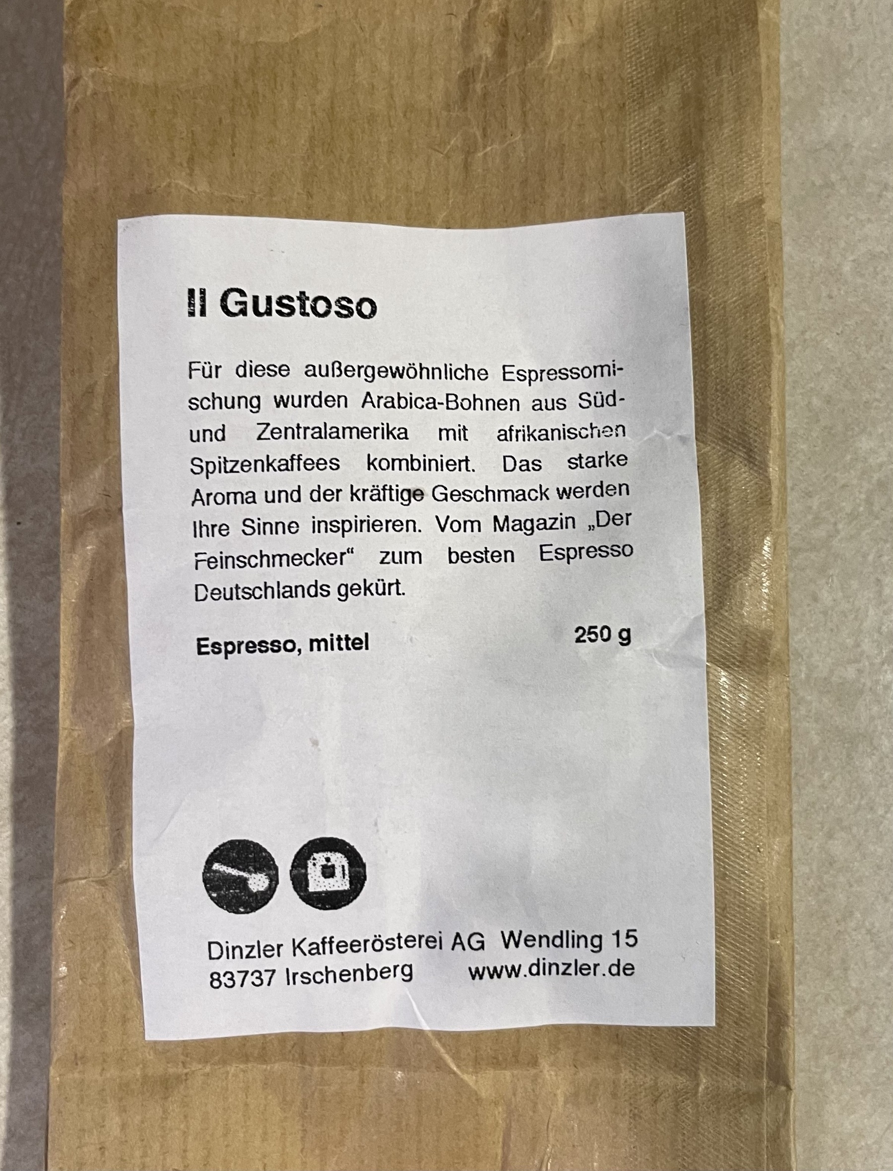 A brown coffee bag labeled "Il Gustoso" describes a blend of Arabica beans from South and Central America combined with African coffees, offering a strong aroma and flavor.